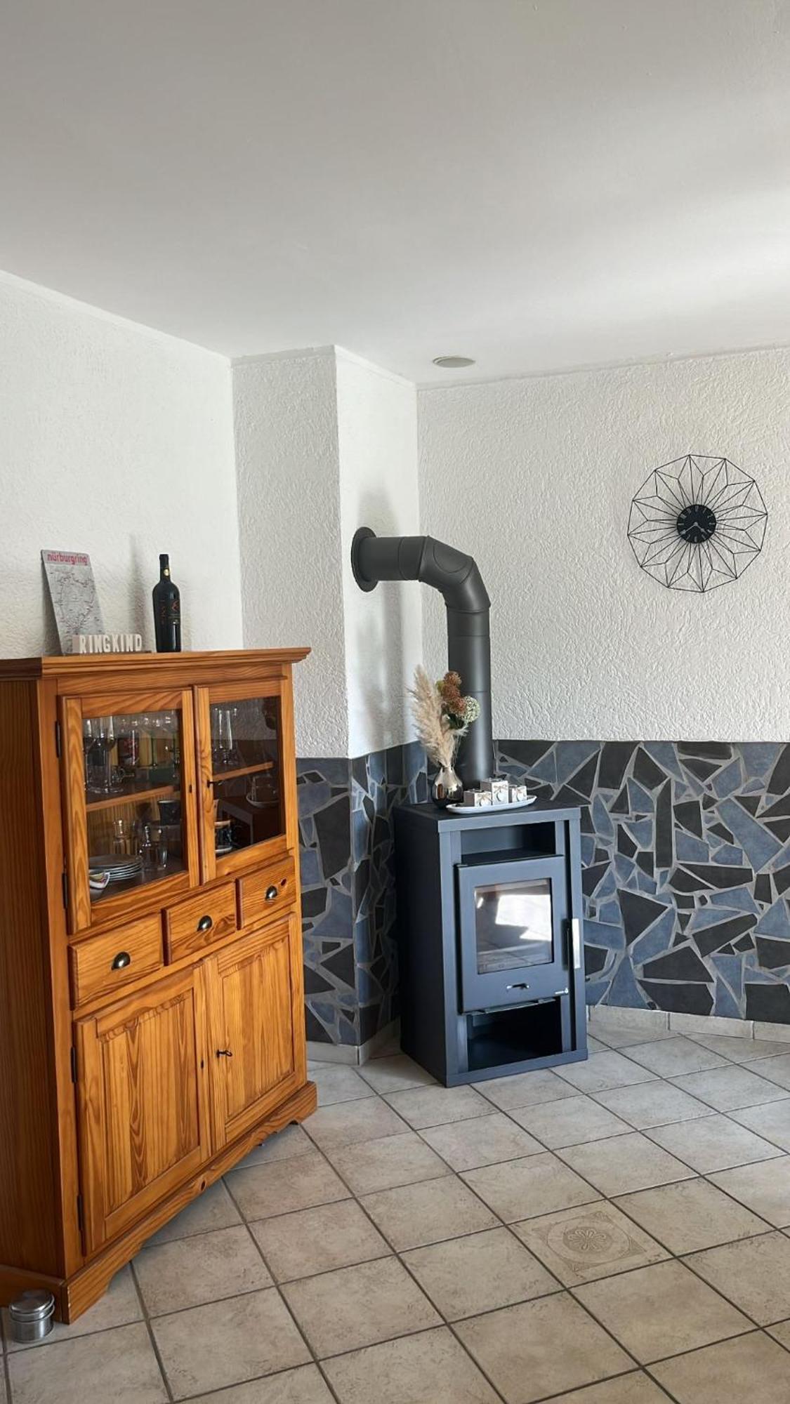 Fewo Hoheeifel, 1 Haus Mit 2 Apartments 5 Schlafzimmer In Kelberg Naehe Nuerburgring Exterior foto